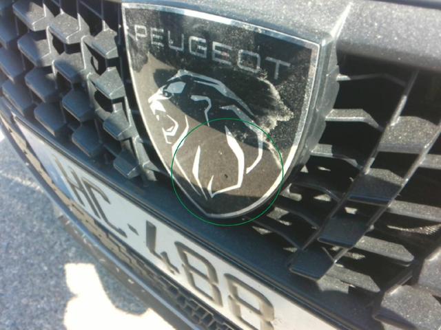 Peugeot 208 Style 1.2L (1199cc) gasoline 100 hp S&S, 6-speed manual 