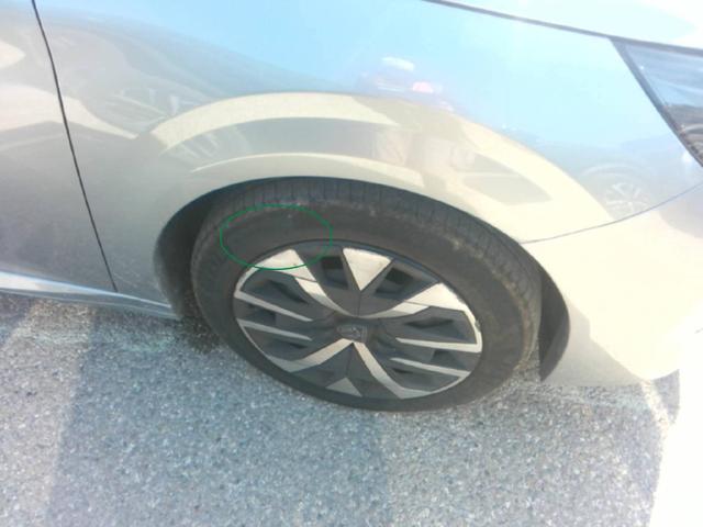 Peugeot 208 Style 1.2L (1199cc) gasoline 100 hp S&S, 6-speed manual 