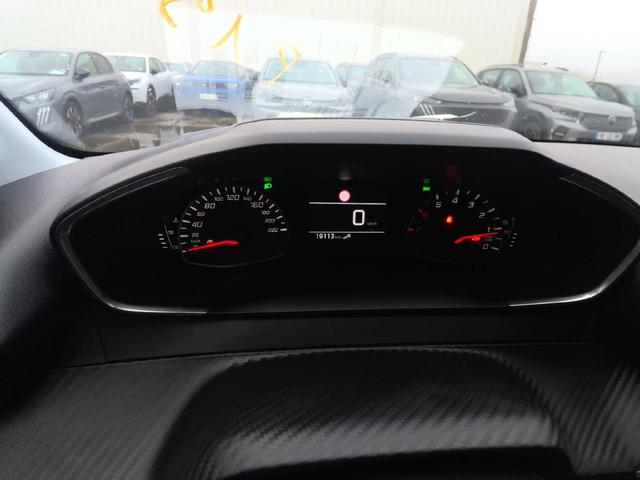 Peugeot 208 Style 1.2L (1199cc) 100 hp S&S, 6-speed manual 