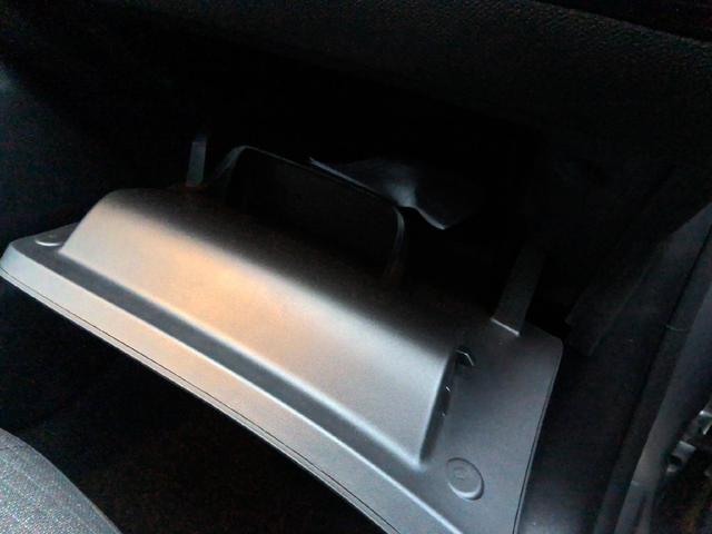 Peugeot 208 Style 1.2L (1199cc) 100 hp S&S, 6-speed manual 