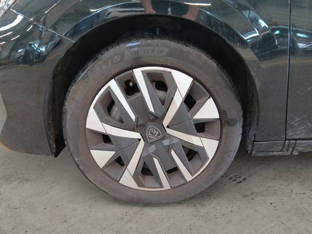 Peugeot 208 Style 1.2L 3-cylinder 100 hp S&S (6-speed manual) 