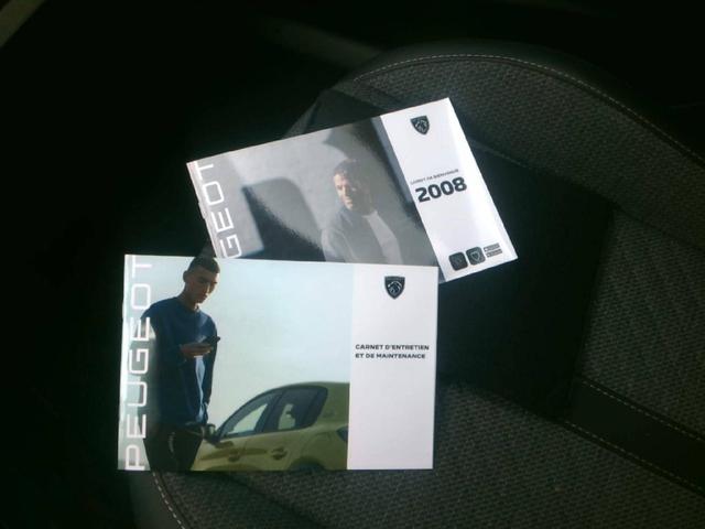 Peugeot 2008 Allure Hybrid 145 e-DCS6 (1.2L) 