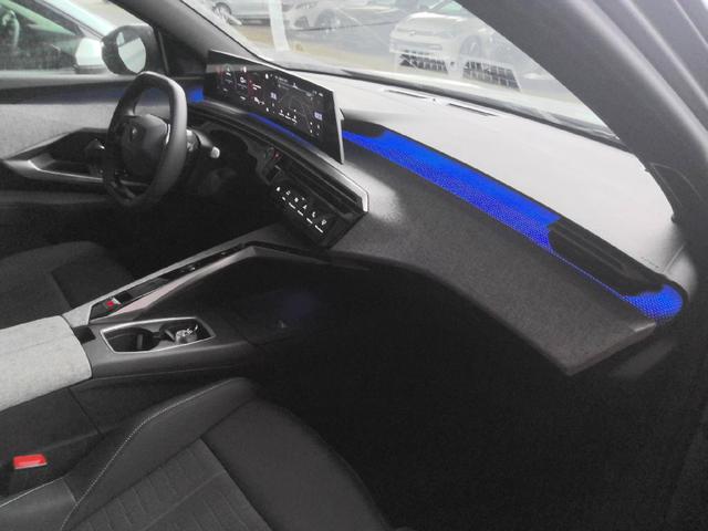 Peugeot 3008 GT Hybrid 145 e-DCS6 (mild gasoline/electric) 