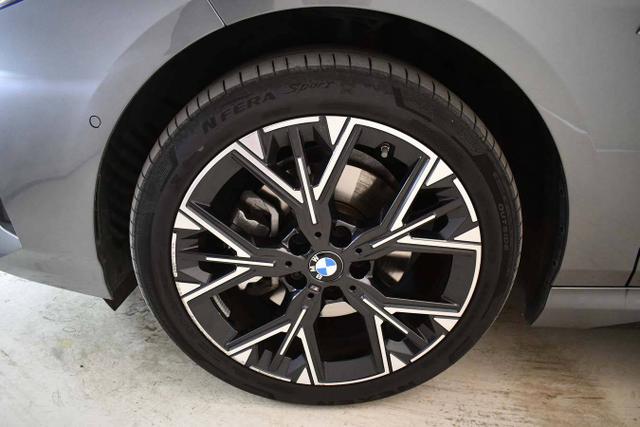 BMW 1er 1 Serie M Sport Design 120d 163 hp (120 kW) Diesel mild-hybrid, 7-speed DKG dual-clutch automatic, 2.0L (1995 cc) I4 TwinPower Turbo 