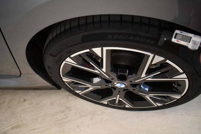 BMW 1er 1 Serie M Sport Design 120d 163 hp (120 kW) Diesel mild-hybrid, 7-speed DKG dual-clutch automatic, 2.0L (1995 cc) I4 TwinPower Turbo 