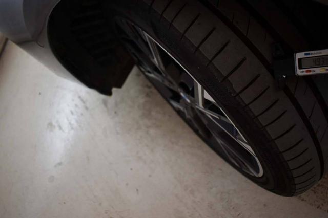 BMW 1er 1 Serie M Sport Design 120d 163 hp (120 kW) Diesel mild-hybrid, 7-speed DKG dual-clutch automatic, 2.0L (1995 cc) I4 TwinPower Turbo 