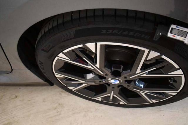 BMW 1er 1 Serie M Sport Design 120d 163 hp (120 kW) Diesel mild-hybrid, 7-speed DKG dual-clutch automatic, 2.0L (1995 cc) I4 TwinPower Turbo 