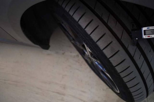 BMW 1er 1 Serie M Sport Design 120d 163 hp (120 kW) Diesel mild-hybrid, 7-speed DKG dual-clutch automatic, 2.0L (1995 cc) I4 TwinPower Turbo 