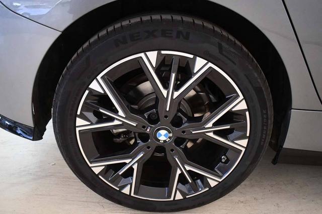 BMW 1er 1 Serie M Sport Design 120d 163 hp (120 kW) Diesel mild-hybrid, 7-speed DKG dual-clutch automatic, 2.0L (1995 cc) I4 TwinPower Turbo 