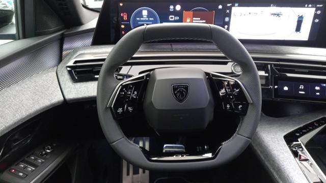 Peugeot 3008 GT Hybrid 145 e-DCS6 (mild-hybrid gasoline) 