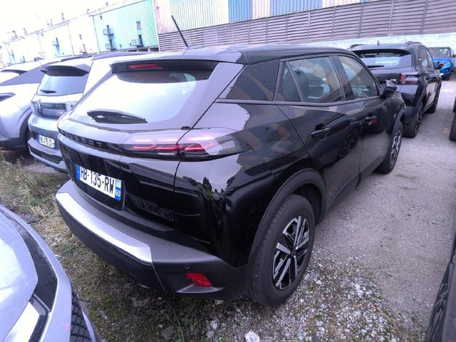 Peugeot 2008 Style 1.2L (1199cc) 100 hp S&S (3-cyl) with 6-speed manual 