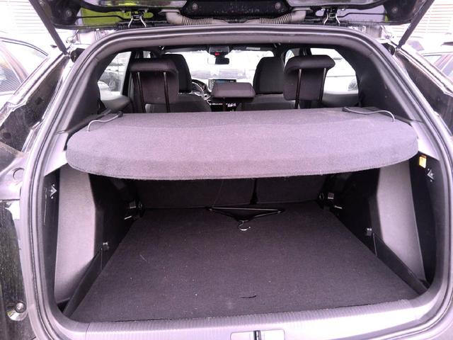 Peugeot 2008 Style 1.2L (1199cc) 100 hp S&S (3-cyl) with 6-speed manual 