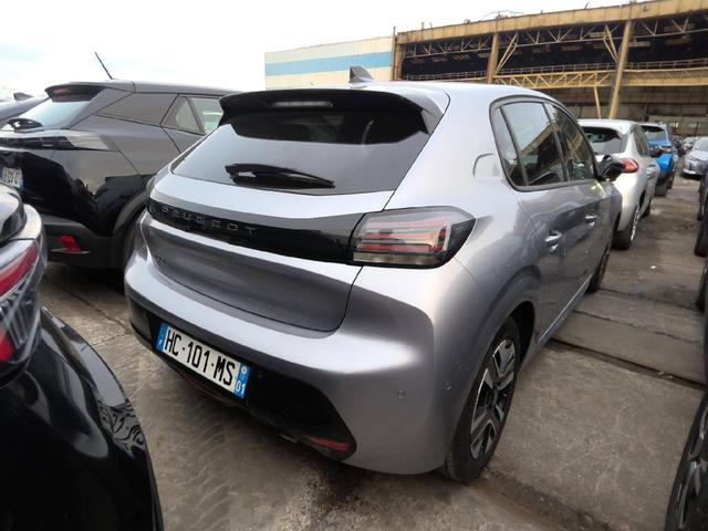 Peugeot 208 Allure 1.2L (1199cc) Gasoline 100 hp S&S, 6-speed manual 