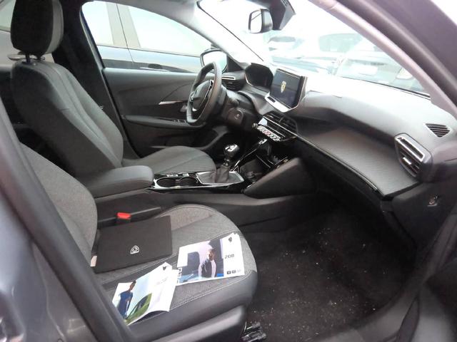 Peugeot 208 Allure 1.2L (1199cc) Gasoline 100 hp S&S, 6-speed manual 