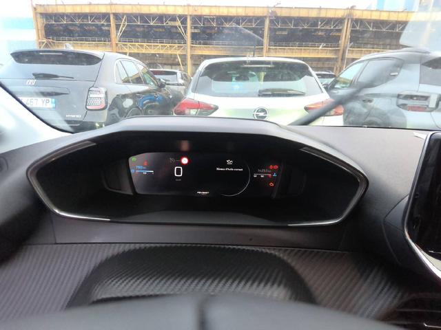 Peugeot 208 Allure 1.2L (1199cc) Gasoline 100 hp S&S, 6-speed manual 