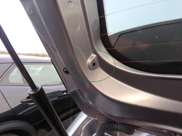 Peugeot 208 Allure 1.2L (1199cc) Gasoline 100 hp S&S, 6-speed manual 