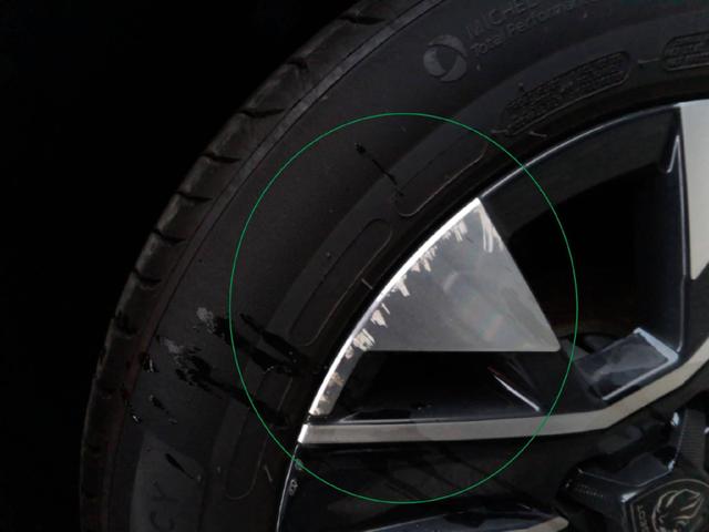 Peugeot 208 Allure 1.2L (1199cc) Gasoline 100 hp S&S, 6-speed manual 