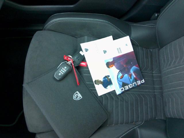 Peugeot 3008 GT Hybrid 145 (e-DCS6), 1.2L 3-cylinder 