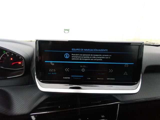 Peugeot 2008 Style 1.2L (1199cc) gasoline 100 hp S&S, 6-speed manual 