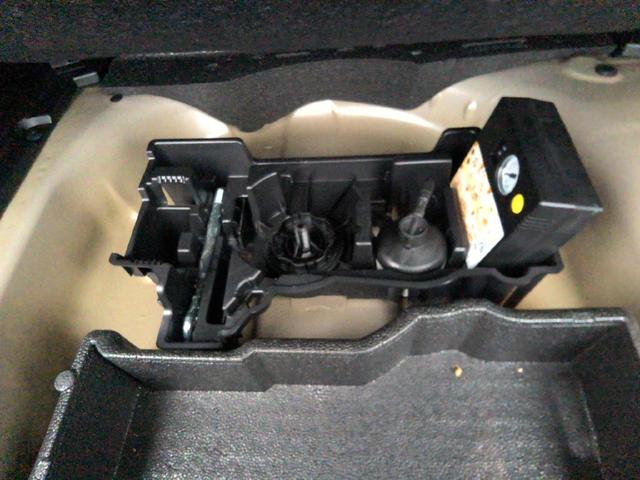 Peugeot 2008 Style 1.2L (1199cc) gasoline 100 hp S&S, 6-speed manual 