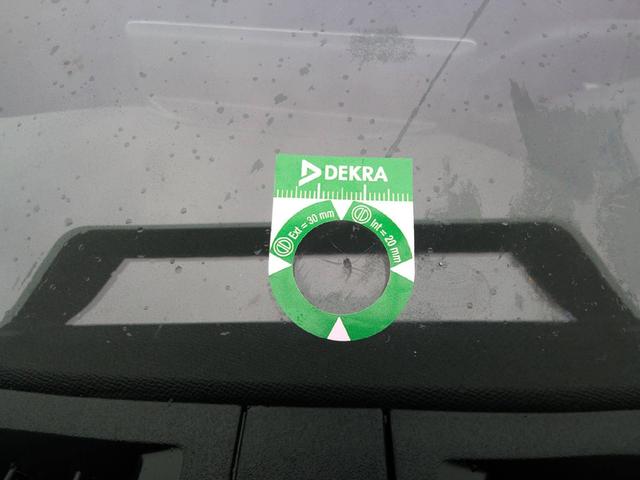 Peugeot 2008 Style 1.2L (1199cc) gasoline 100 hp S&S, 6-speed manual 