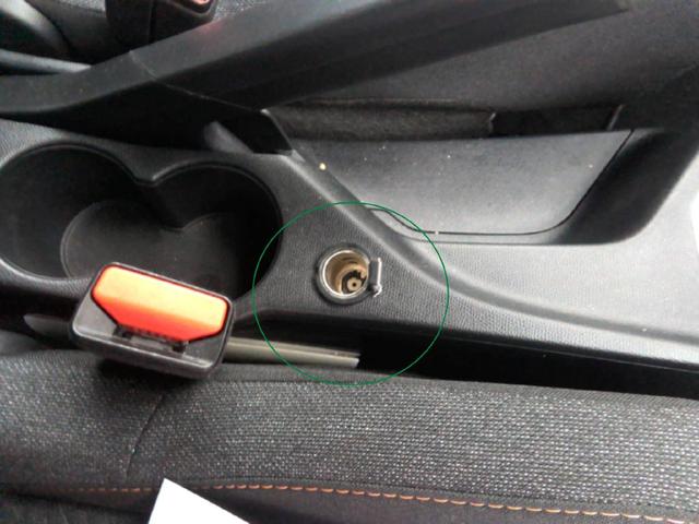 Peugeot 2008 Style 1.2L (1199cc) gasoline 100 hp S&S, 6-speed manual 