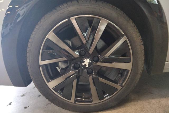 Peugeot 208 GT 1.2L PureTech 130 S&S (EAT8) 