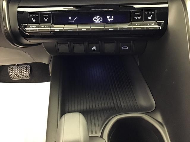 Toyota C-HR Design 2.0 Plug-in Hybrid Gasoline 228hp 