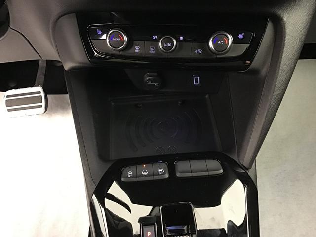 Opel Corsa GS 1.2 Hybrid Electric/Gasoline 112hp 