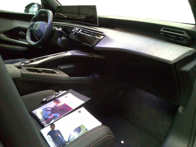 Peugeot 3008 Allure Hybrid 136 (e-DCS6) 