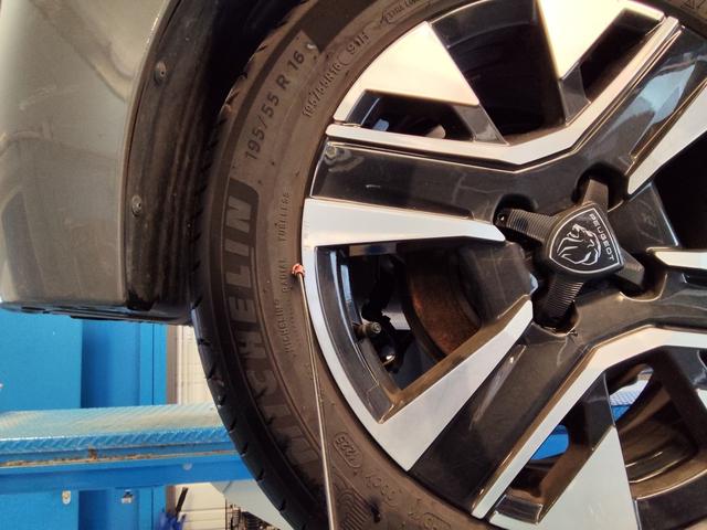 Peugeot 208 Allure 1.2L 100 hp (S&S) 