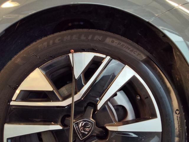 Peugeot 208 Allure 1.2L 100 hp (S&S) 