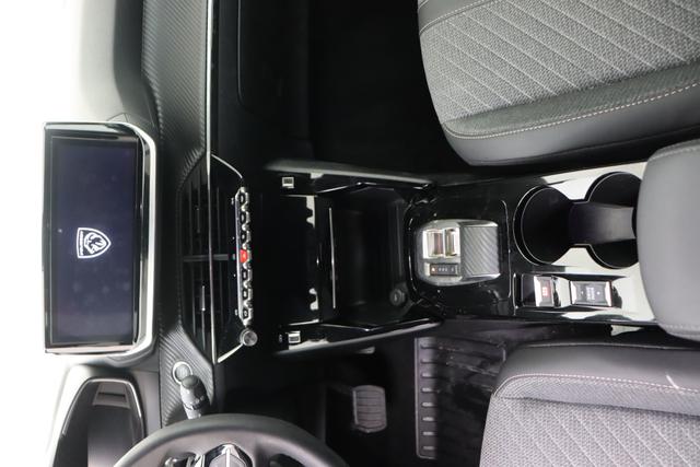 Peugeot 2008 Allure Hybrid 145 hp e-DSC6 