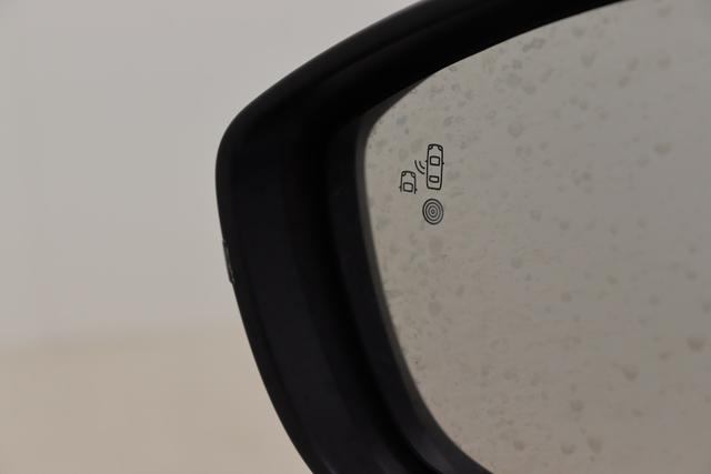 Peugeot 2008 Allure Hybrid 145 hp e-DSC6 