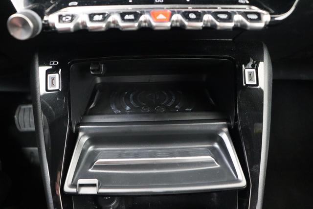 Peugeot 2008 Allure Hybrid 145 hp e-DSC6 