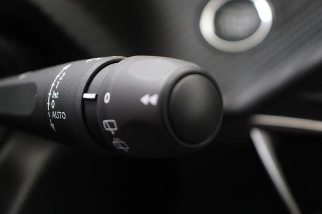 Peugeot 2008 Allure Hybrid 145 hp e-DSC6 