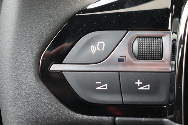 Peugeot 2008 Allure Hybrid 145 hp e-DSC6 