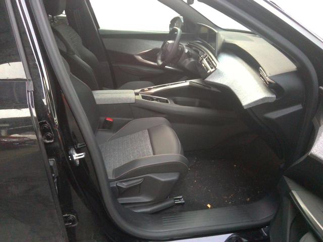 Peugeot 3008 Allure Hybrid 145 (e-DCS6) 1.2L 3-cyl gasoline mild-hybrid 