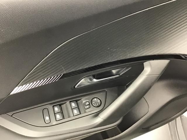 Peugeot 2008 Allure 1.2 Gasoline 102hp 