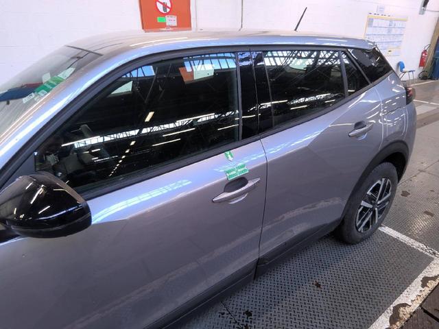 Peugeot 2008 Style 1.2L 3-cylinder Gasoline (100 hp) S&S, 6-speed manual 