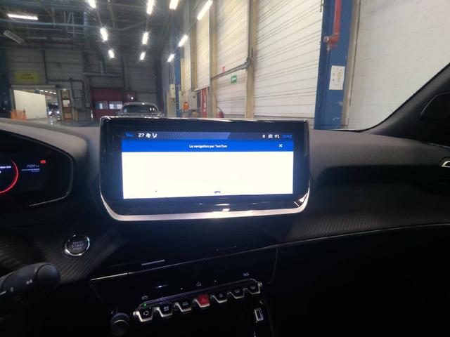 Peugeot 2008 Allure Hybrid 145 e-DCS6 