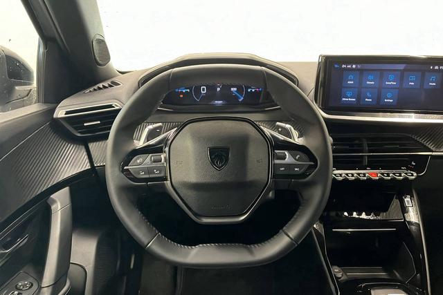 Peugeot 2008 Allure Hybrid 145 e-DCS6 (1.2L, 3-cylinder) 