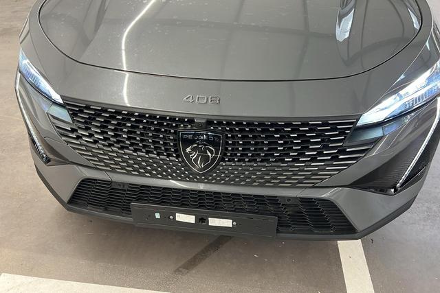 Peugeot 408 