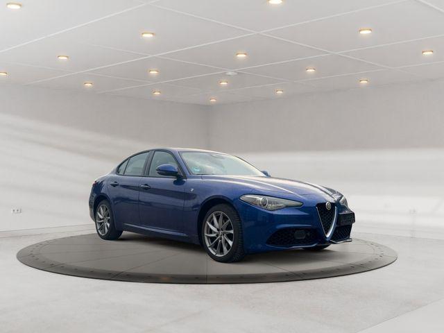 Alfa Romeo Giulia - TI 2.0 Q4-ALLRAD/LEDER/ASSISTENZ PA/SHZ