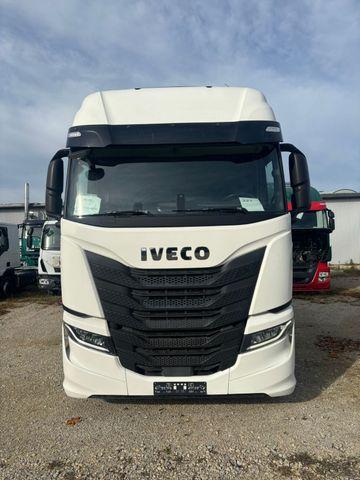 Iveco S-WAY AS440S46T/P LNG / LEDER 