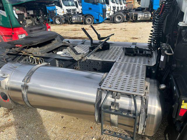 Iveco S-WAY AS440S46T/P LNG / LEDER 