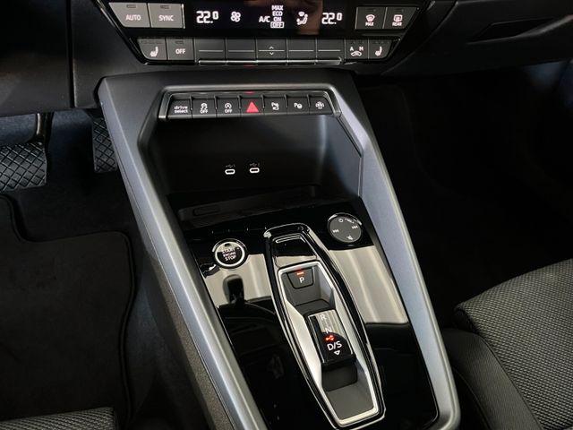 Audi A3 Sportback 1.5 TFSI S-Line/LED/SHZ/NAV/ACC/ 