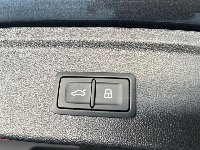 Audi A3 Sportback 1.5 TFSI S-Line/LED/SHZ/NAV/ACC/ 