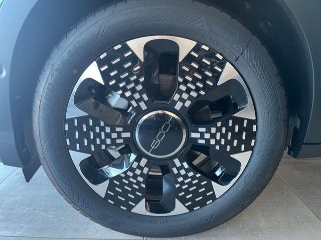 Fiat 600 La Prima Hybrid 1.2 DCT 145PS/ACC/LED/360&deg;/ 