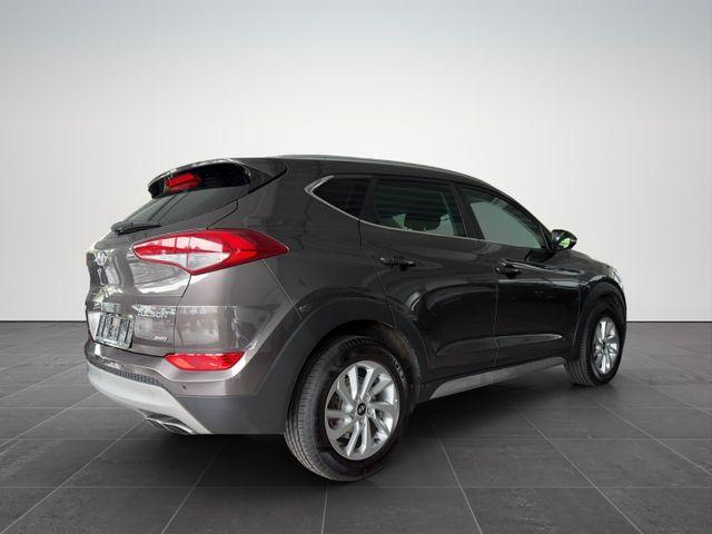Hyundai TUCSON 1.6 Advantage AT 4WD / 